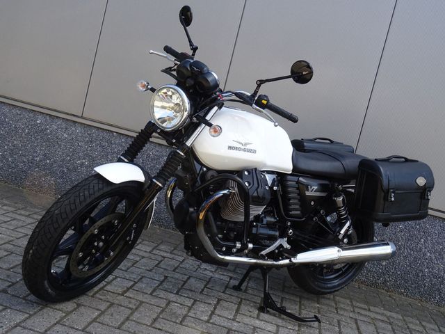 moto-guzzi - v-7-stone
