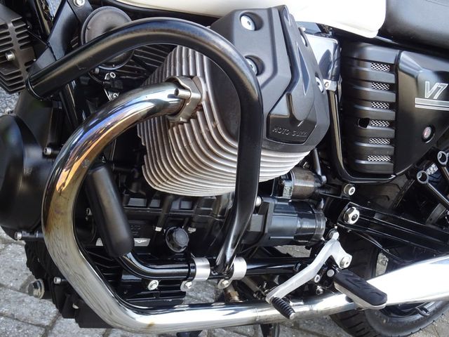 moto-guzzi - v-7-stone