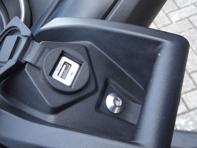 yamaha - x-max-300-abs