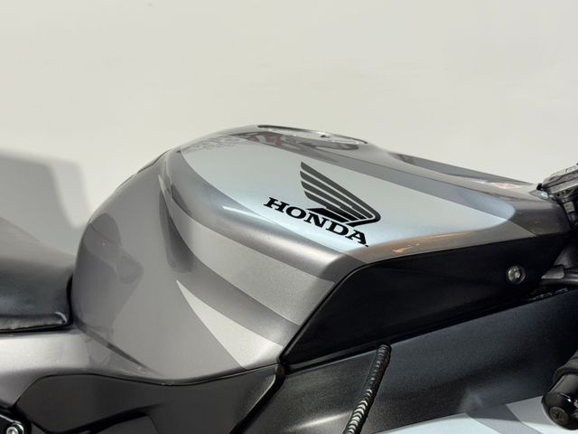 honda - cbr-1000-rr-fireblade