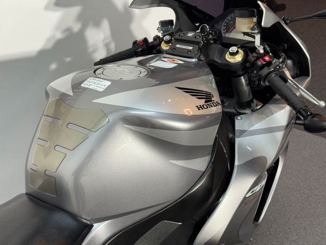 honda - cbr-1000-rr-fireblade