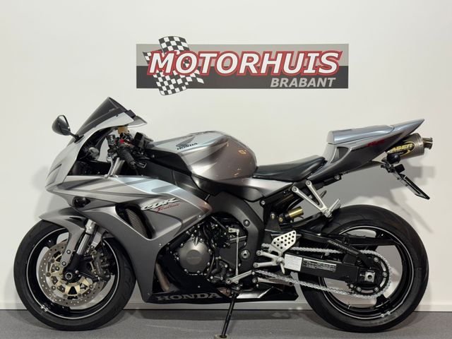 honda - cbr-1000-rr-fireblade
