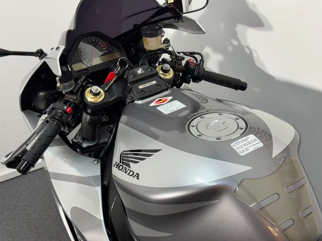 honda - cbr-1000-rr-fireblade