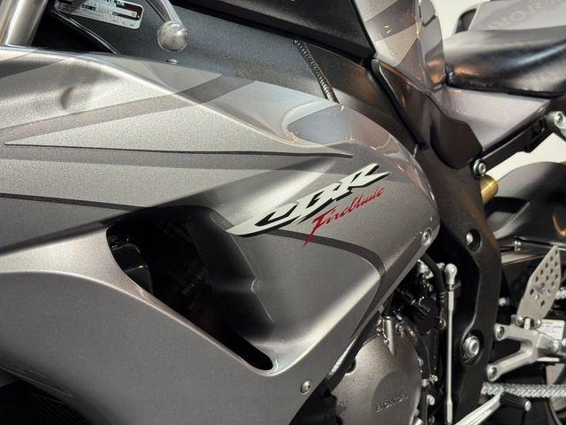 honda - cbr-1000-rr-fireblade