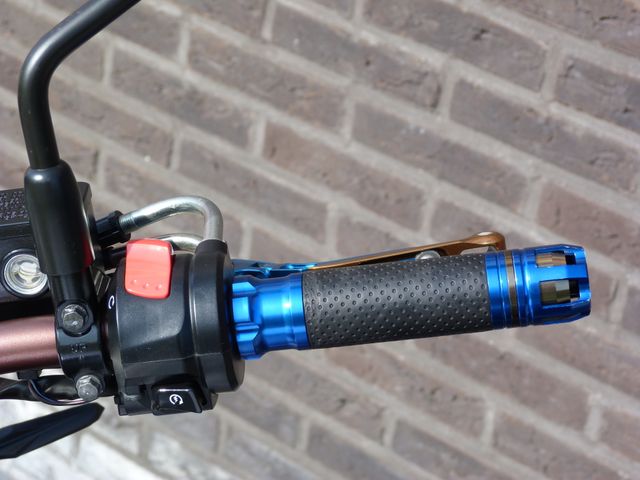 suzuki - gsr-750-a