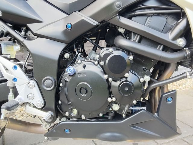 suzuki - gsr-750-a