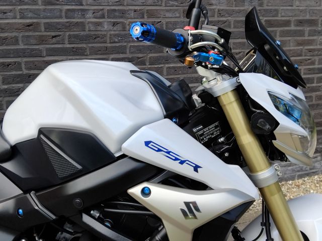 suzuki - gsr-750-a