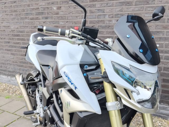 suzuki - gsr-750-a