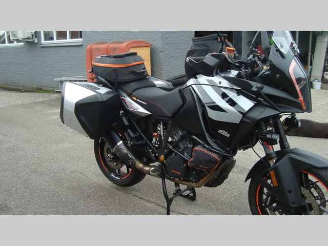 ktm - 1290-super-adventure-s