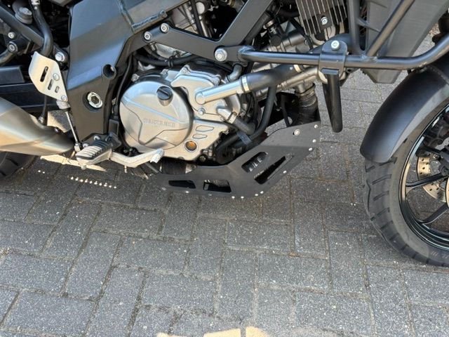 suzuki - v-strom-650-a-black