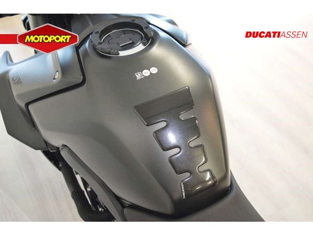 suzuki - gsx-8s