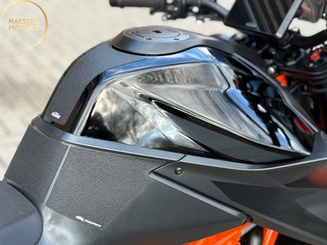 ktm - 1290-super-duke-r