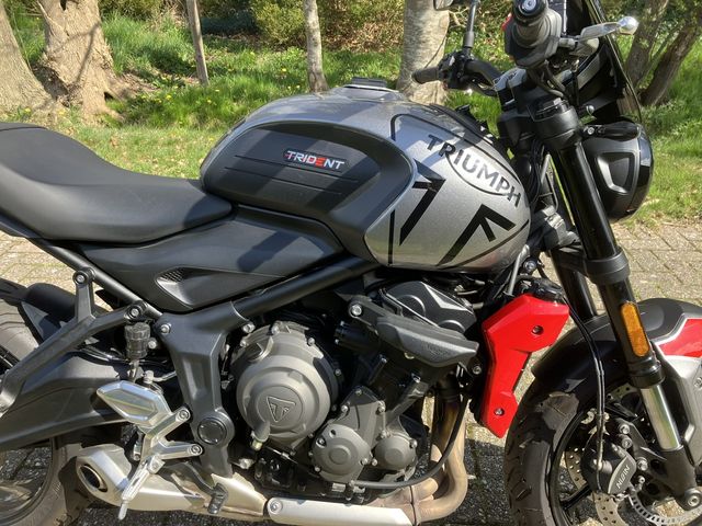 triumph - trident-660