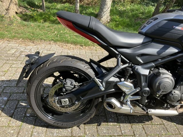 triumph - trident-660
