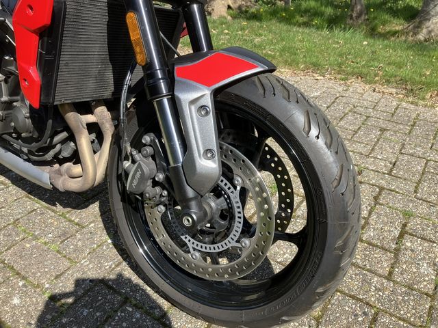triumph - trident-660