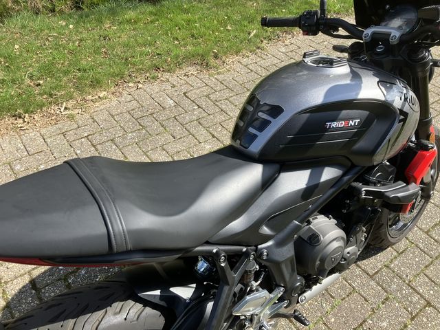 triumph - trident-660