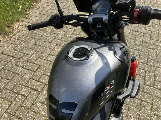 triumph - trident-660
