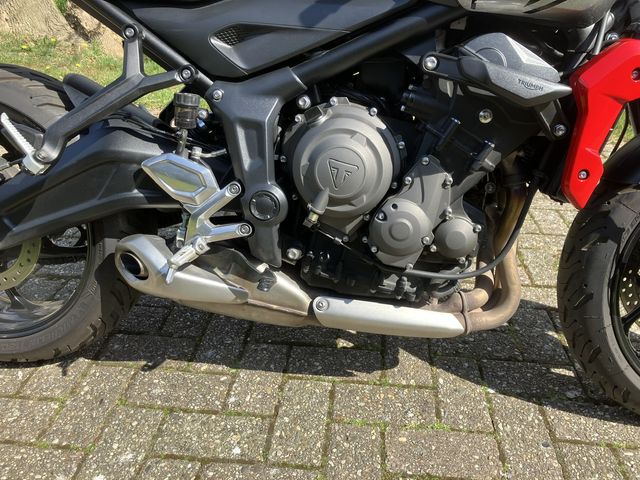 triumph - trident-660