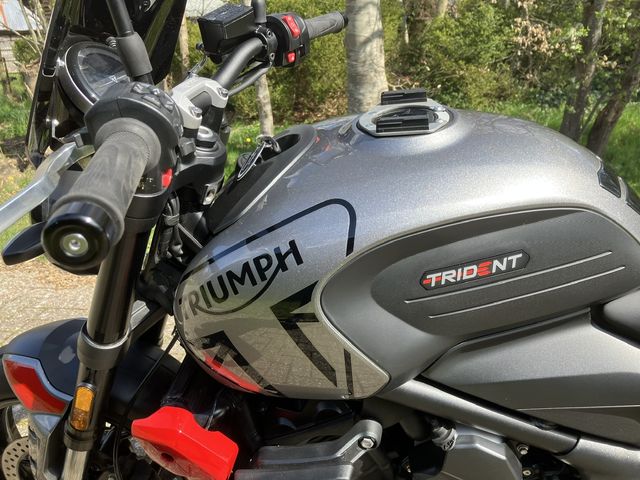 triumph - trident-660