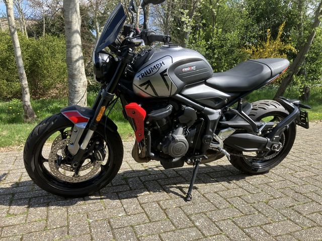 triumph - trident-660