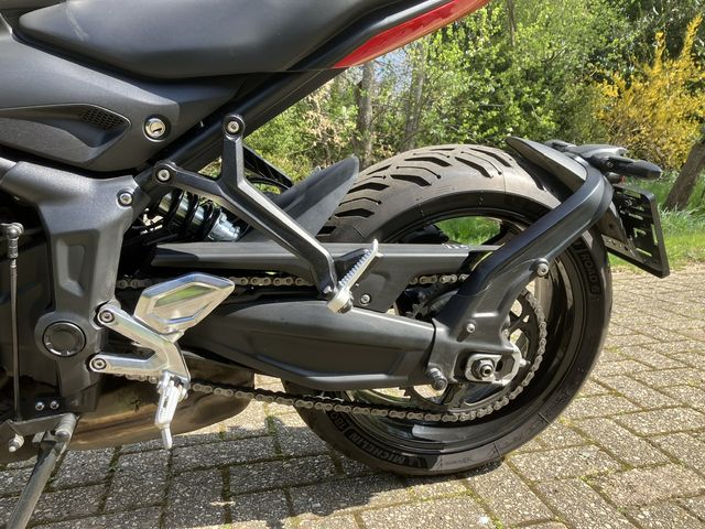 triumph - trident-660
