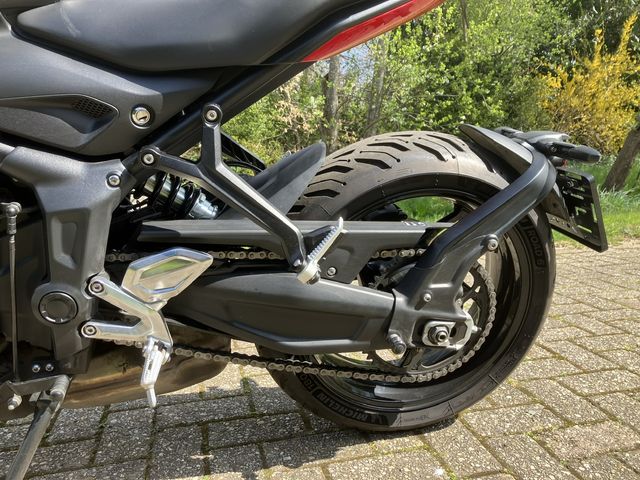 triumph - trident-660