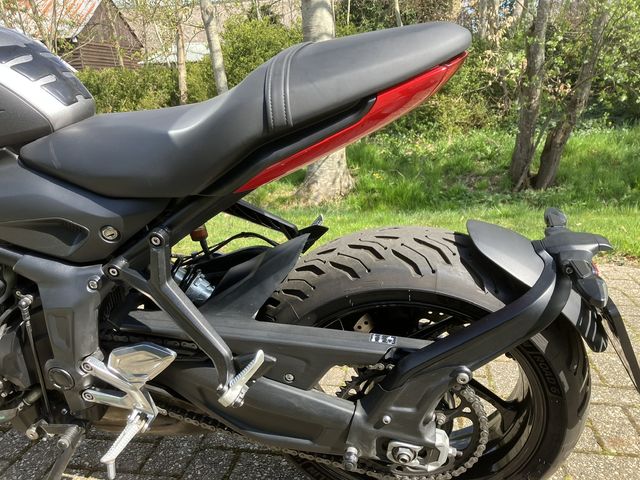triumph - trident-660