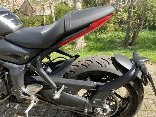 triumph - trident-660