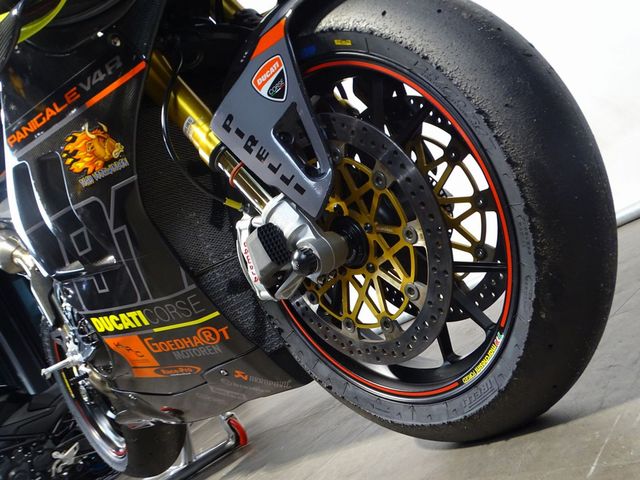 ducati - panigale-v4-r