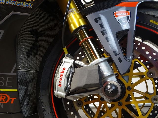 ducati - panigale-v4-r