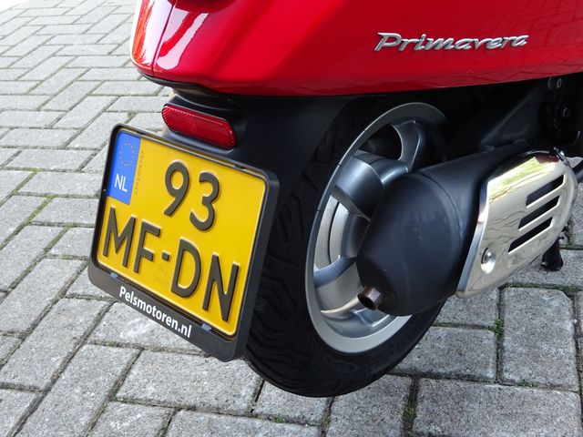 vespa - primavera-125-abs