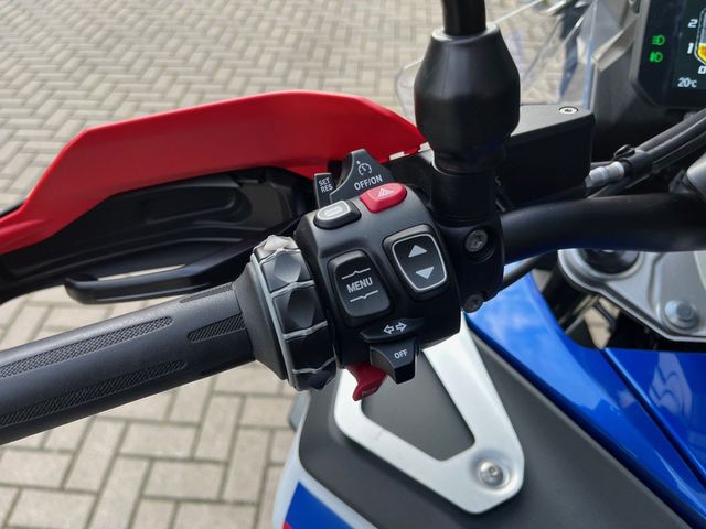 bmw - r-1300-gs-adventure