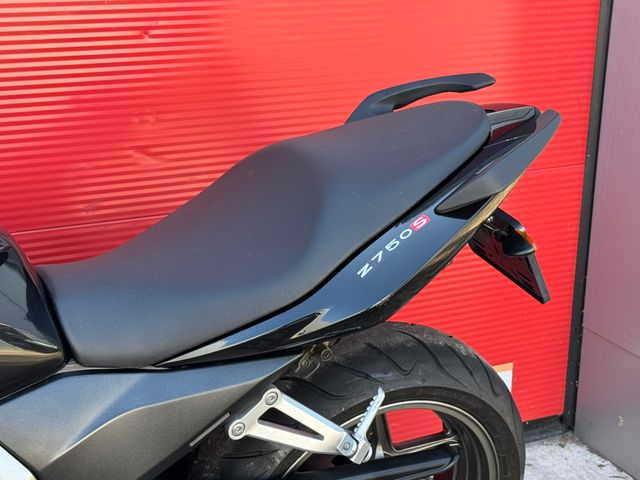 kawasaki - z-750-s