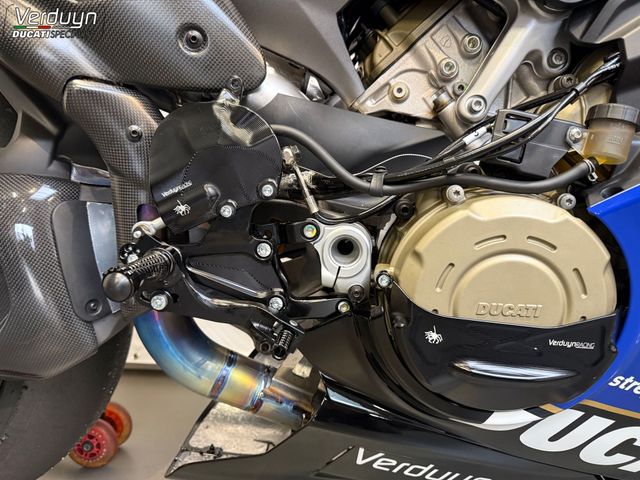 ducati - panigale-v4-s