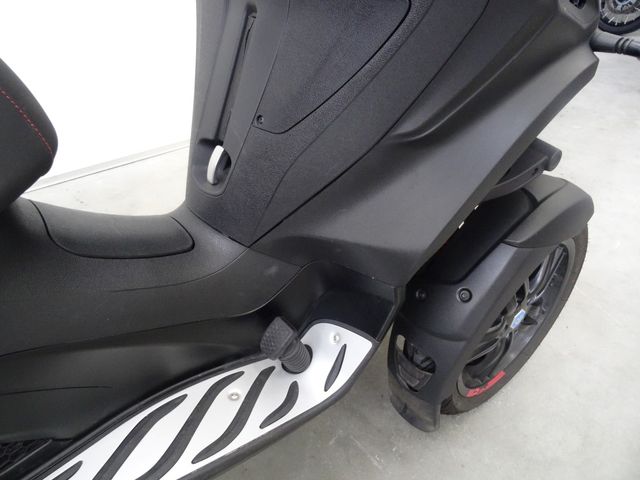 piaggio - mp3-300-hpe-sport