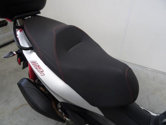 piaggio - mp3-300-hpe-sport