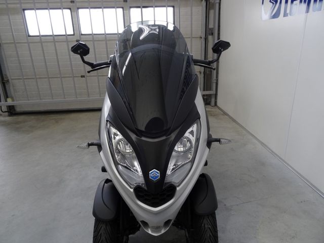 piaggio - mp3-300-hpe-sport