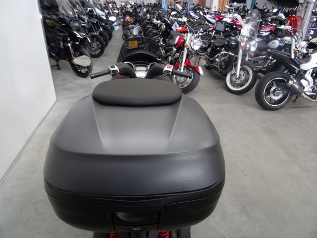 piaggio - mp3-300-hpe-sport