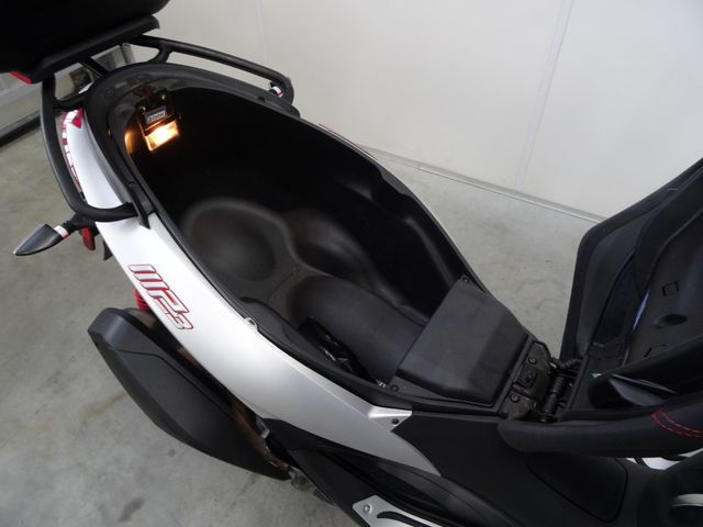 piaggio - mp3-300-hpe-sport