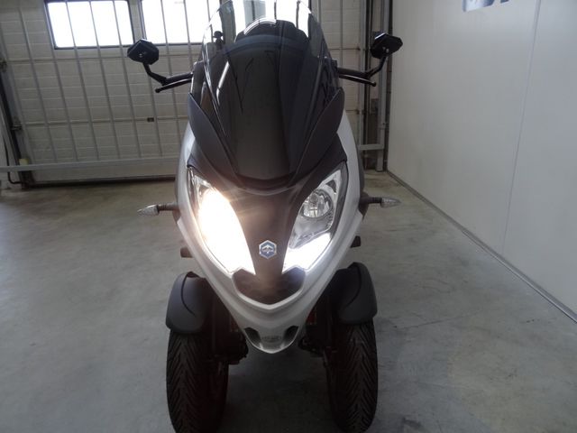 piaggio - mp3-300-hpe-sport