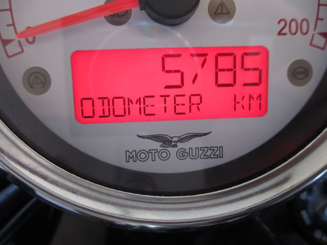 moto-guzzi - v-9-bobber