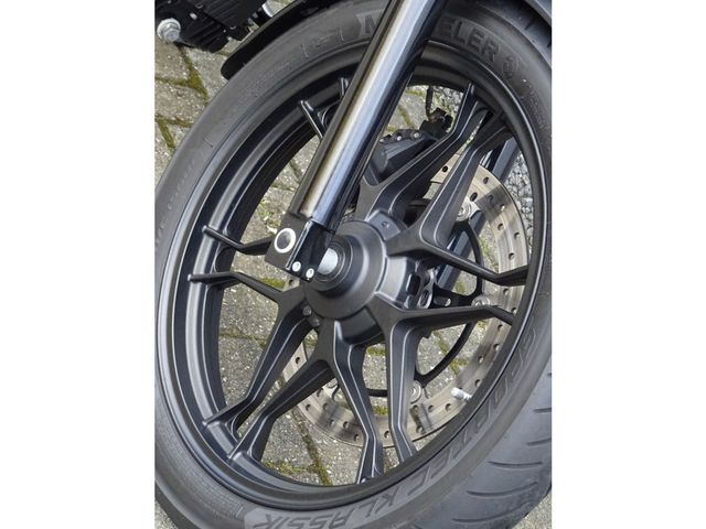 moto-guzzi - v-7-stone