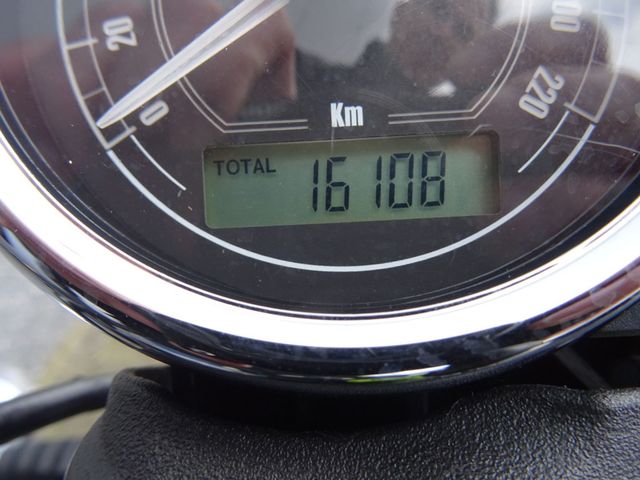 moto-guzzi - v-7-stone