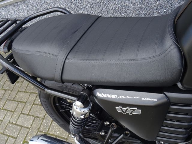 moto-guzzi - v-7-stone