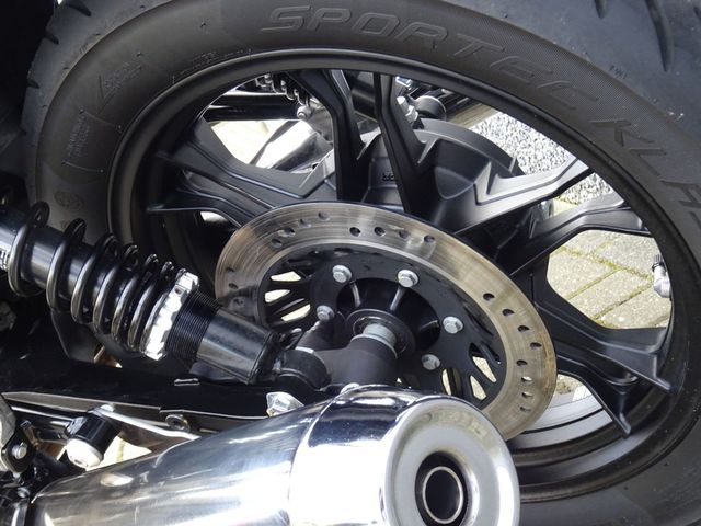 moto-guzzi - v-7-stone