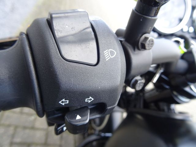 moto-guzzi - v-7-stone