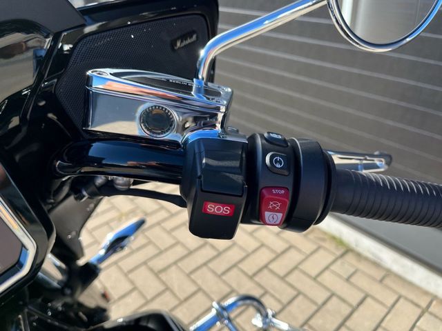 bmw - r-18-b