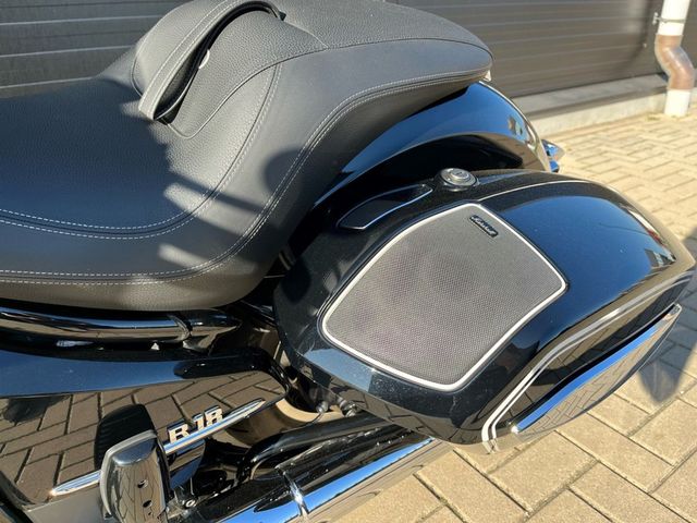 bmw - r-18-b