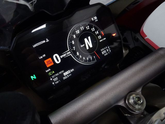 ducati - panigale-v4
