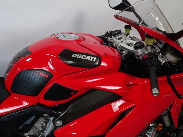 ducati - panigale-v4